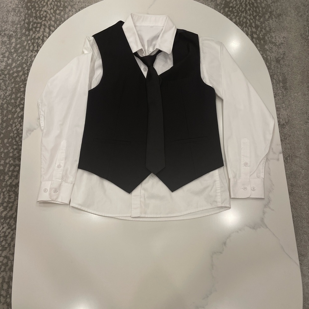 Marvelous Kids Boys Formal Suit – Size 12 – New Without Tags - Picture 3 of 3